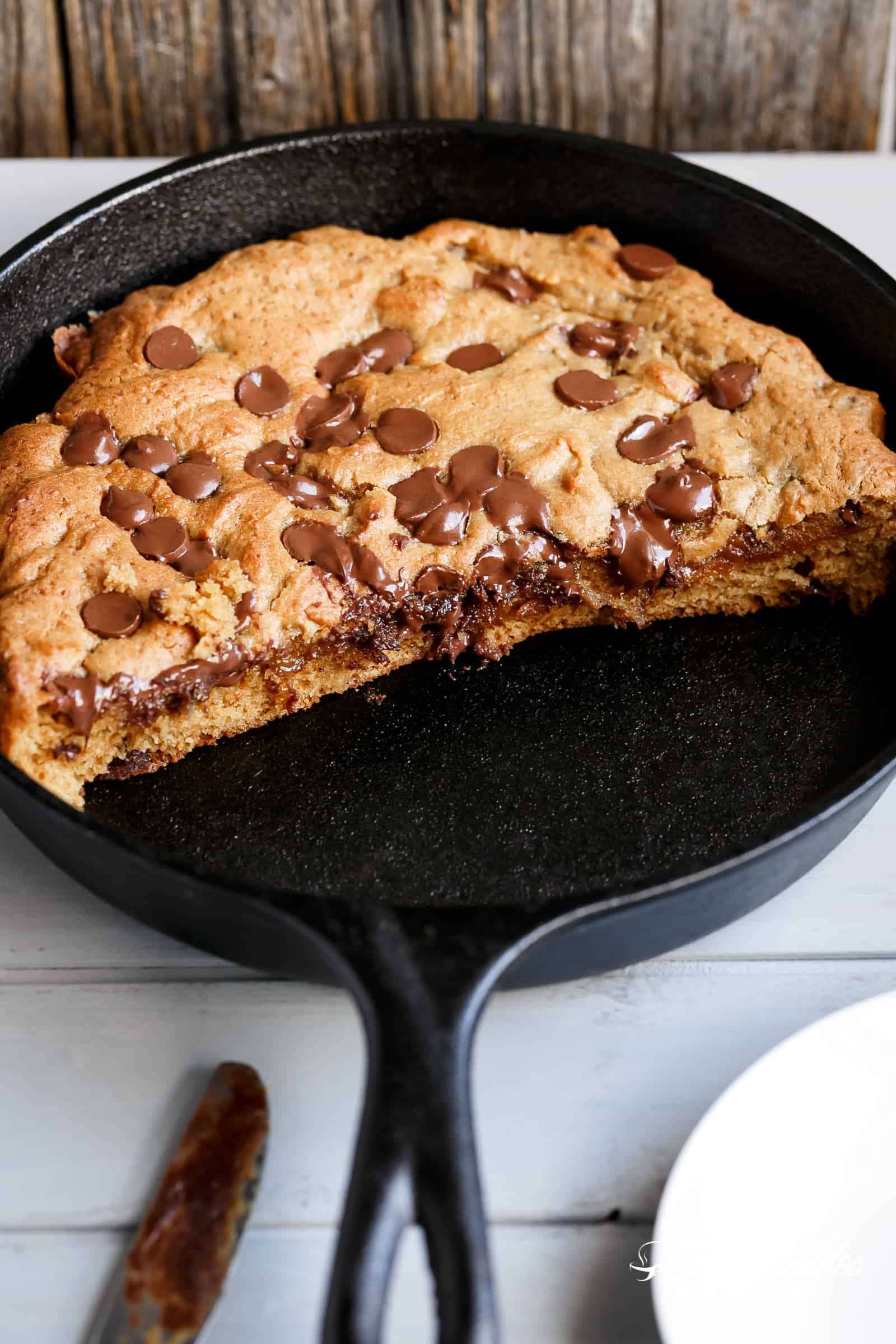 Nutella Stuffed Pizookie Recipe: Easy Skillet Cookie Dessert